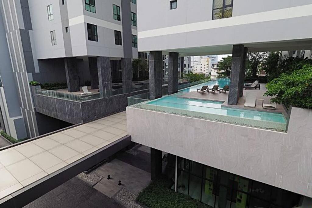 Kaws Theme Modern Cozy 1br 2 Min Walk To Apartment *