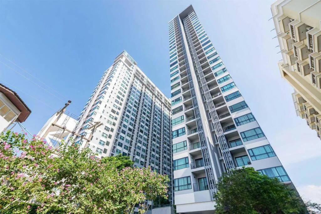 Kaws Theme Modern Cozy 1br 2 Min Walk To Pattaya