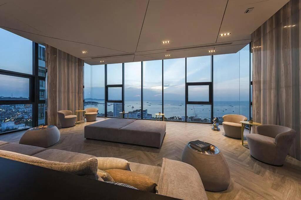 Kaws Theme Modern Cozy 1br 2 Min Walk To Apartment *